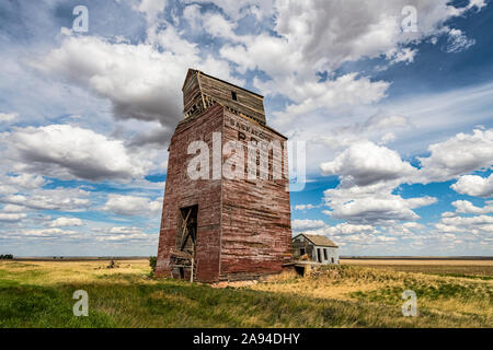 Verlassene Getreideaufzug; Dankin, Saskatchewan, Kanada Stockfoto