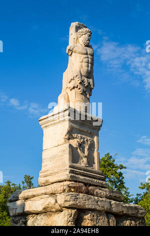 Odeon von Agrippa Statue, Antike Agora; Athen, Griechenland Stockfoto