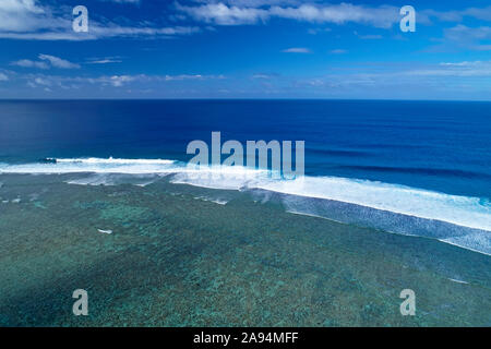 Riff von Aroa Beach, Rarotonga, Cook Inseln, Südpazifik - drone Antenne Stockfoto