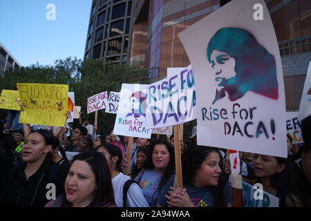Los Angeles, Kalifornien, USA, 12. Okt., 2019. Hunderte von Los Angeles Studentenproteste Präsident des Trump Entscheidung DACA Politik aufzuheben. Stockfoto