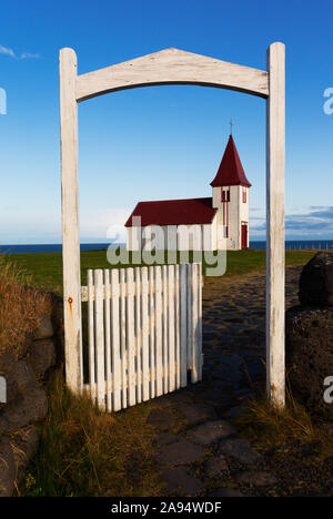 Sea Side Kirche von Hellnar auf der Halbinsel Snarfellsnes, Island Stockfoto