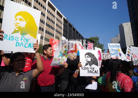 Los Angeles, Kalifornien, USA, 12. Okt., 2019. Hunderte von Los Angeles Studentenproteste Präsident des Trump Entscheidung DACA Politik aufzuheben. Stockfoto