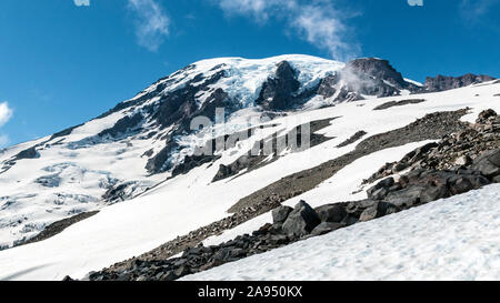 Querformat oben am Mount Rainier von im Nationalpark in Washington. Stockfoto