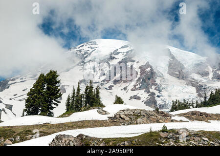 Querformat oben am Mount Rainier von im Nationalpark in Washington. Stockfoto
