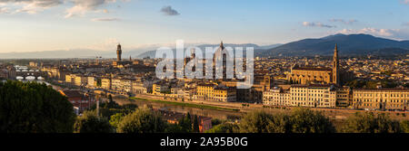 Florenz von der Piazzale Michelangelo. Panorama von Florenz, Italien von der berühmten Aussichtspunkt mit Blick auf die Stadt. Stockfoto