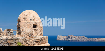 Imeri Gramvousa, Chania, Kreta, Griechenland. Panoramablick auf Agria Gramvousa von den Wällen der venezianischen Festung. Stockfoto