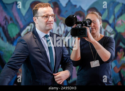 Berlin, Deutschland. 13 Nov, 2019. Jens Spahn (CDU), Bundesminister für Gesundheit, kommt in der Sitzung des Bundeskabinetts im Kanzleramt. Quelle: Michael Kappeler/dpa/Alamy leben Nachrichten Stockfoto