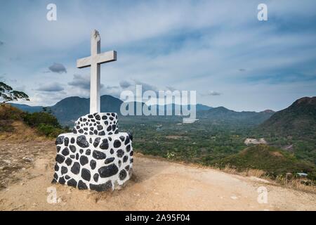 Kreuz auf einem Blick über El Valle de Anton, Panama Stockfoto