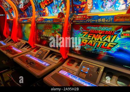 Japanische Arcade Spielautomaten, Arcade Anata kein Lager, Cyberpunk Stil, Kawasaki, Japan Stockfoto