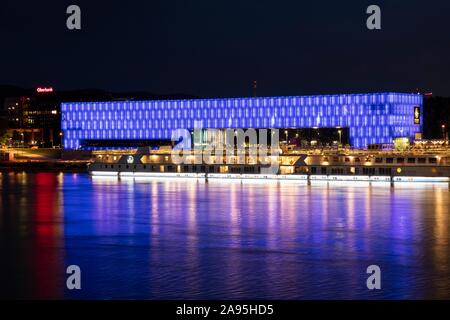 Lentos Kunstmuseum, Nacht Bild, Linz, Oberösterreich, Österreich Stockfoto