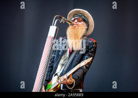 Solvesborg, Schweden. 07. Juni, 2019. Die amerikanische Rock Band ZZ Top führt ein Live Konzert während der schwedischen Musik Festival Sweden Rock Festival 2019. Hier Sänger und Gitarrist Billy Gibbons ist live auf der Bühne gesehen. (Foto: Gonzales Foto - Terje Dokken). Stockfoto