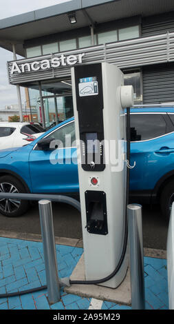 DBT EV Elektrofahrzeug Schnellladegerät Nissan agent, Slough, Großbritannien Stockfoto