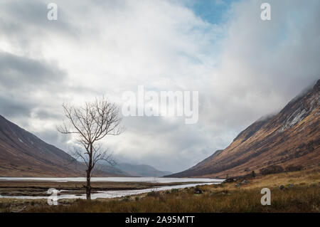 Moody Glencoe Bergblick, Highlands, Schottland Stockfoto