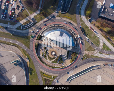 Aeriale Ansicht von Katowice. Moderne Gebäude und Straßen der Stadt. Katowice ist die größte Stadt und Hauptstadt von Schlesien. Stockfoto