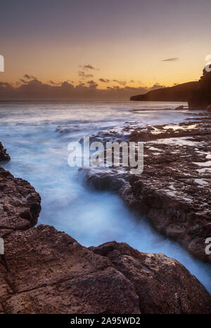 Seacombe Dorset England schöne felsige Landschaft Dorsets Jurassic Coast in Seacombe, einer alten Portland Steinbruch Website. Stockfoto