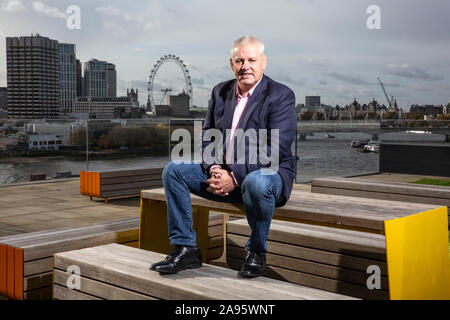 Warren Gatland, Neuseeland Rugby Union Trainer, früher der Haupttrainer von Wales fotografiert vor der Freigabe seines Buches, "Stolz und Leidenschaft". Stockfoto