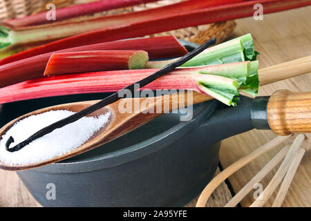 Kochen Rhabarber und Vanilla Bean Stockfoto