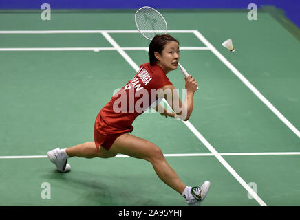 Hongkong, China. 13 Nov, 2019. Okuhara Nozomi von Japan konkurriert während der Frauen singles Runde 1 Spiel gegen Cheung Ngan Yi Hong Kong China bei der Bwf Hong Kong Open 2019 Badminton Turnier in Hongkong, China, Nov. 13, 2019. Quelle: Lo Ping Fai/Xinhua/Alamy leben Nachrichten Stockfoto