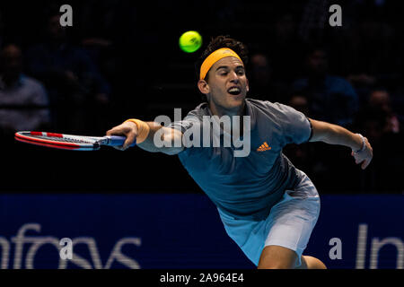 London, Großbritannien. 12 Nov, 2019. Dominic Thiem Österreichs spielt gegen Novak Djokovic aus Serbien an Tag vier der Nitto ATP World Tour Finale in der O2 Arena am 12. November 2019 in London, England Credit: Unabhängige Fotoagentur/Alamy leben Nachrichten Stockfoto