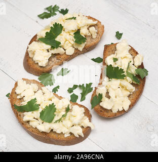 Sandwiches mit Käse und Petersilie Stockfoto