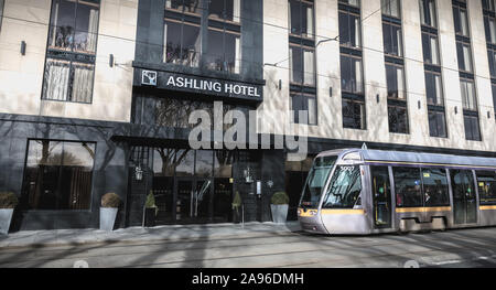 Dublin, Irland - 13. Februar 2019: Vorderseite des Ashling Luxus Hotel im Zentrum der Stadt an einem Wintertag Stockfoto