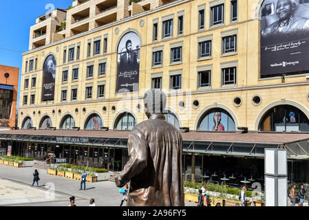 Die Statue von Nelson Mandela auf Nelson Mandela Square, Sandton City, Johannesburg, Südafrika Stockfoto