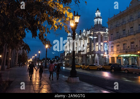 Gran Teatro de la Habana (großes Theater von Havanna) und Hotel Inglaterra in Paseo del Prado (Paseo de Martí) in Havanna, Kuba Stockfoto