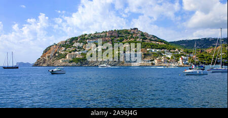 Boote im Hafen von Port d'Andtratx, Andratx, Mallorca, Balearen, Spanien Stockfoto