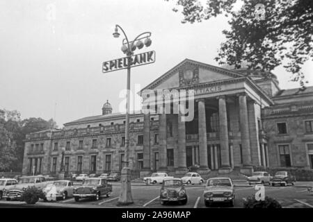 Das Kurhaus in Wiesbaden, Deutschland 1961. Blick auf das Kurhaus Wiesbaden, Deutschland 1961. Stockfoto