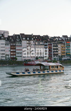 Überfahrt mit der Fähre Rhein in Basel Stockfoto