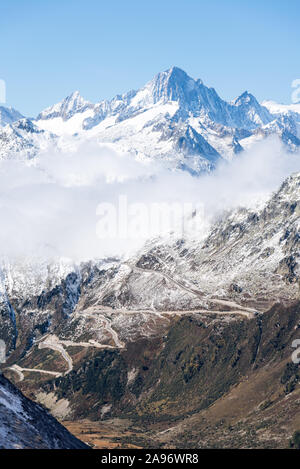 Alpinen Landschaft entlang der legendären Furkapss Straße in den Schweizer Alpen, Schweiz, Westeuropa Stockfoto