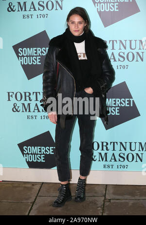 Charlotte Wiggins eintrifft, um den Start der Skate im Somerset House mit Fortnum & Mason, im Somerset House in London. Stockfoto