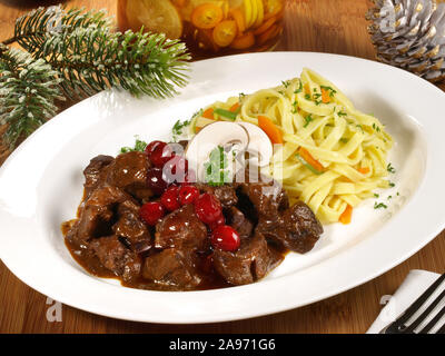 Wildschwein Ragout mit Nudeln Stockfoto