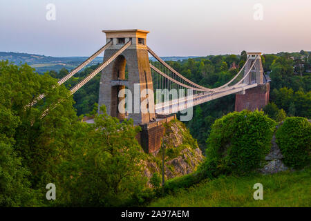Bristol, Großbritannien, 28. Juni 2019: Ein Blick auf den herrlichen Clifton Suspension Bridge in Bristol, England. Stockfoto