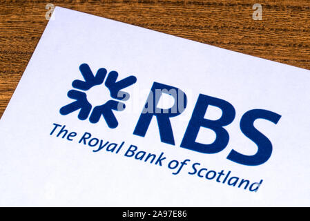London, UK, 12. März 2019: Das Logo für die königliche Bank von Schottland, dargestellt an der Ecke eine Informationsbroschüre. Stockfoto