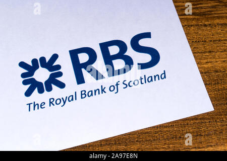 London, UK, 12. März 2019: Das Logo für die königliche Bank von Schottland, dargestellt an der Ecke eine Informationsbroschüre. Stockfoto