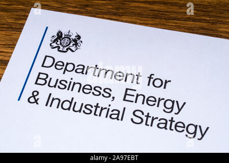 London, UK, 12. März 2019: Close-up des Logos für das Ministerium für Wirtschaft, Energie und industrielle Strategie, abgebildet auf einem Stück Papier oder Le Stockfoto