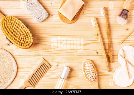 Satz von Bad-accessoires, Ansicht von oben. Null Abfall Konzept. Stockfoto