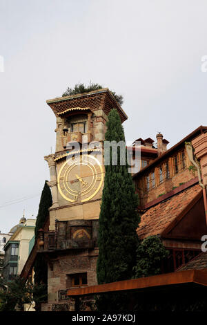 Rezo Gabriadze Marionettentheater Clock Tower, Altstadt von Tiflis, Tiflis, Georgien Stockfoto