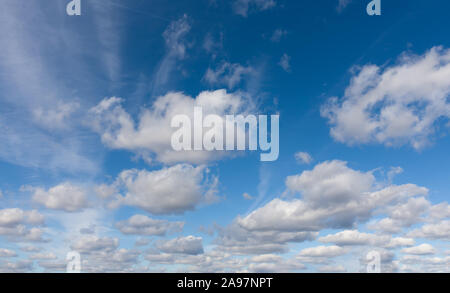 Schönen blauen Himmel. Professionelle schießen, keine Vögel. Stockfoto