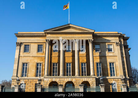 London, UK, 26. Februar 2019: Ein Blick auf die georgianische Fassade des Apsley House - das Haus des 1. Herzog von Wellington, am Hyde Park Corner entfernt Stockfoto