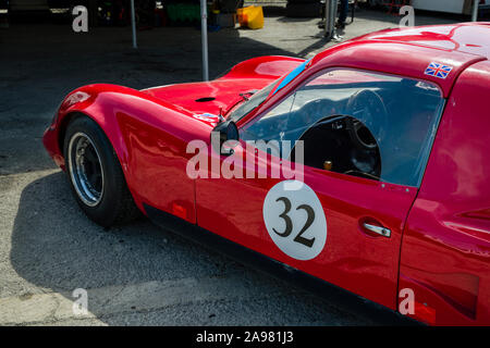 Rennwagen in der Box Stockfoto