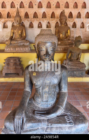Buddhistischen Statuen an der Sisaket Museum, Vientiane, Laos Stockfoto