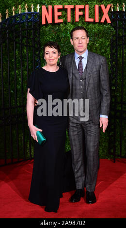 Olivia Colman und Tobias Menzies ankommen für die Krone Jahreszeit drei Premiere im Curzon Mayfair, London. Stockfoto