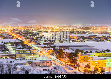 Furano, Hokkaido, Japan Town Skyline im Winter in der Dämmerung. Stockfoto