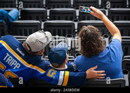 Stanley Cup - St. Louis Blues begrüsste die Fans mit einer Praxis an Ihrer Ausbildungsstätte in Maryland Heights Samstag, Sept. 14, 2019. Stockfoto