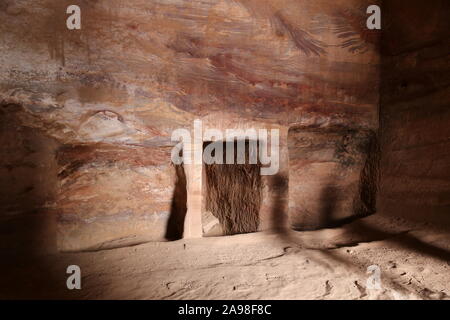 Urn Grab (Qabr Al Jarrah), Königliche Gräber, Treasury Sicht Trail, Petra, Wadi Musa, Ma'an Governorate, Jordanien, Naher Osten Stockfoto