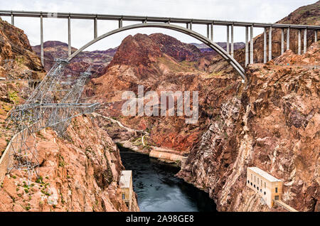 Der Hoover Dam Bypass Brücke über den Colorado River in den Vereinigten Staaten Stockfoto
