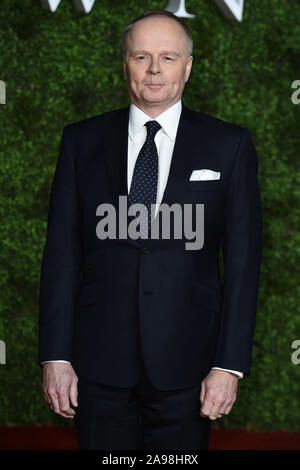 LONDON, GROSSBRITANNIEN. November 13, 2019: Jason Watkins anreisen, für die "Krone" Serie 3 Premiere im Curzon Mayfair, London. Bild: Steve Vas/Featureflash Credit: Paul Smith/Alamy leben Nachrichten Stockfoto