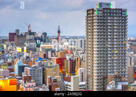 Sapporo, Hokkaido, Japan Downtown Skyline der Stadt über Chuo Ward in Richtung der Turm bei Nacht. Stockfoto
